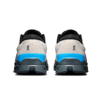 Cloudstratus 3 Running Shoes